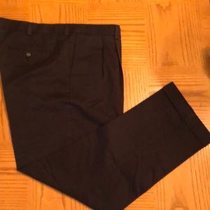 Round tree and Yorke 40x30 Black